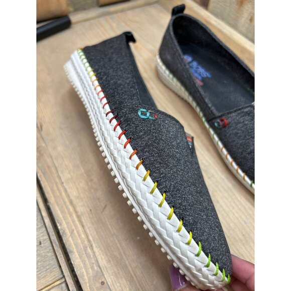 US8.5 Bobs Skechers Gray Loafers Rainbow Stitching Pride Slip Ons - Picture 2 of 9